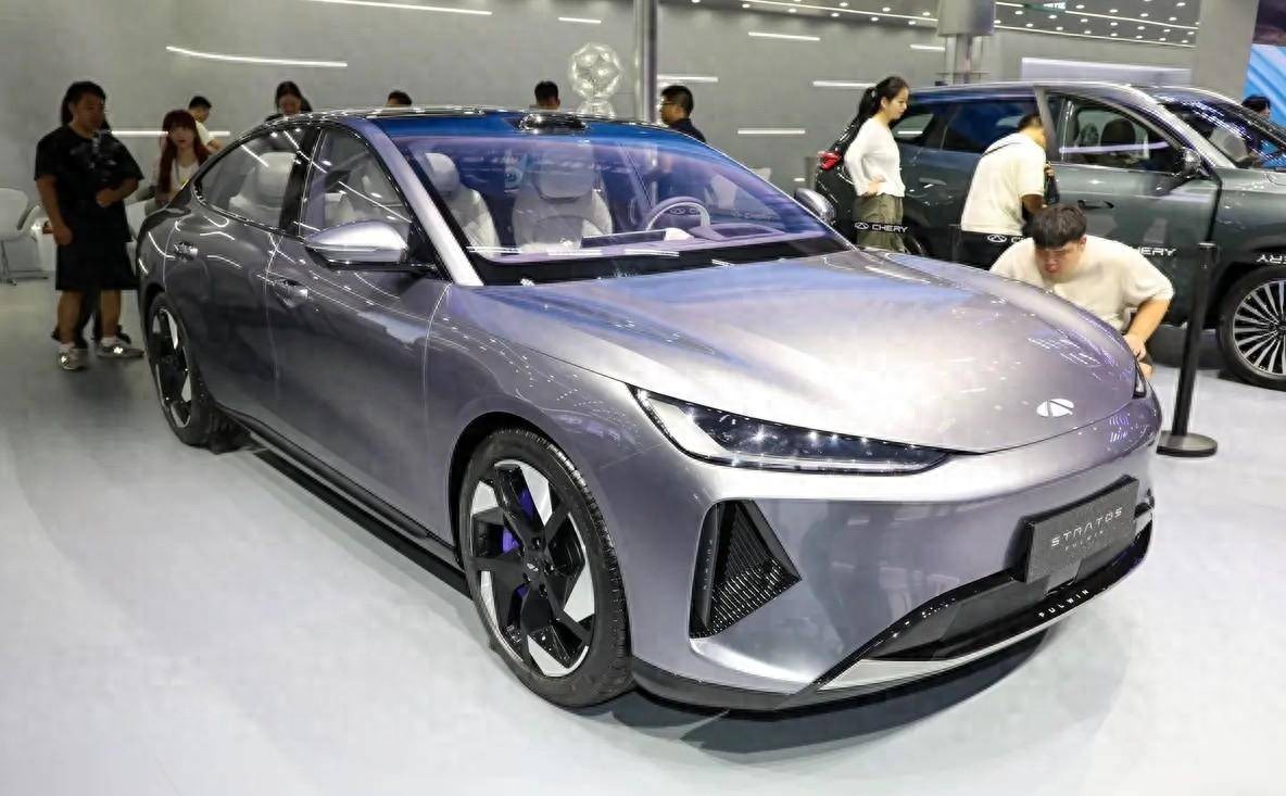 奇瑞全新轎車年內上市,軸距2.9米,顏值大不一樣,預計售價15萬