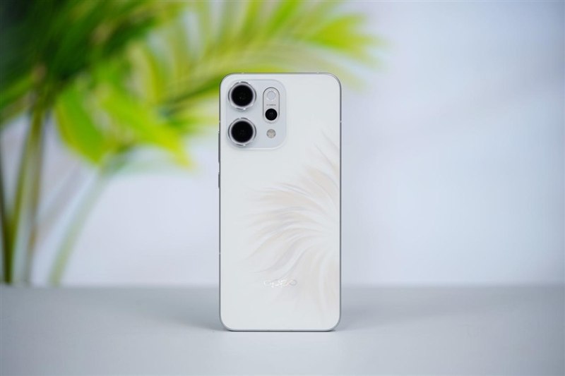 OPPO Reno14 Pro全面評測:一臺很懂年輕人的時尚旗艦