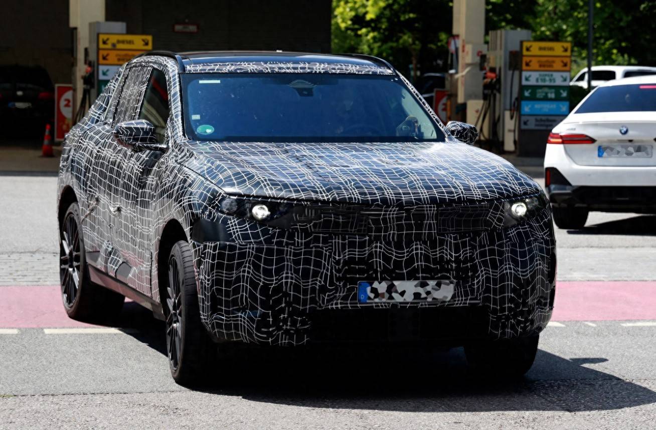 向中國車企設計學習?新一代寶馬X5內飾曝光 中控配有遠端屏