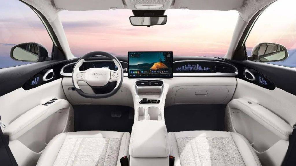 殺傷力爆棚的黑馬!2.49萬元起售的三款純電車型強在哪?