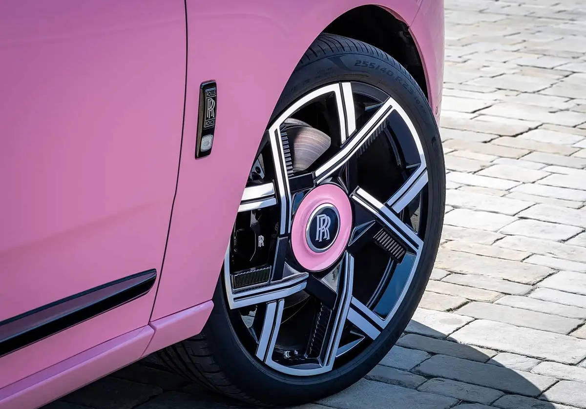 致敬敦煌壁畫的定制藝術 勞斯萊斯三款車型推出訂制版