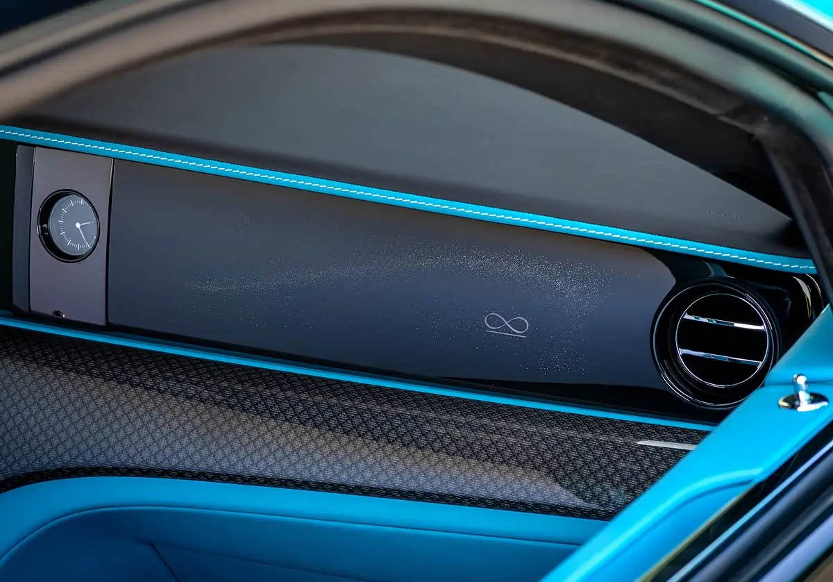 致敬敦煌壁畫的定制藝術 勞斯萊斯三款車型推出訂制版