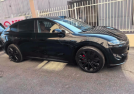 新車標+新車燈,25款智界R7實車曝光,還真有點豪車范