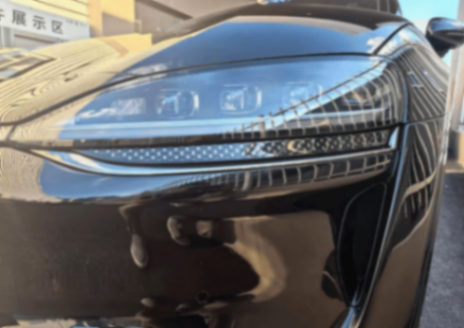 新車標+新車燈,25款智界R7實車曝光,還真有點豪車范