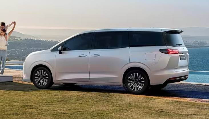 人民的第一臺MPV來了!五菱星光730將上市,提供多種動力可選