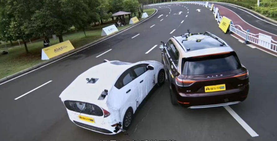 PPT戰(zhàn)神集體翻車,智駕測試憑什么特斯拉拿第一