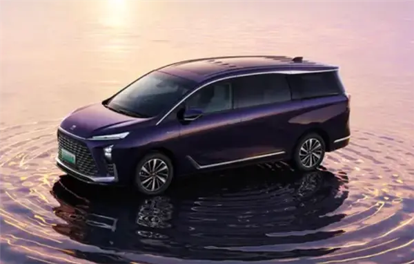 新款別克GL8陸尊PHEV內飾曝光:升級環抱式后排座椅加熱 新款別克GL8陸尊PHEV內飾曝光:升級環抱式后排座椅加熱