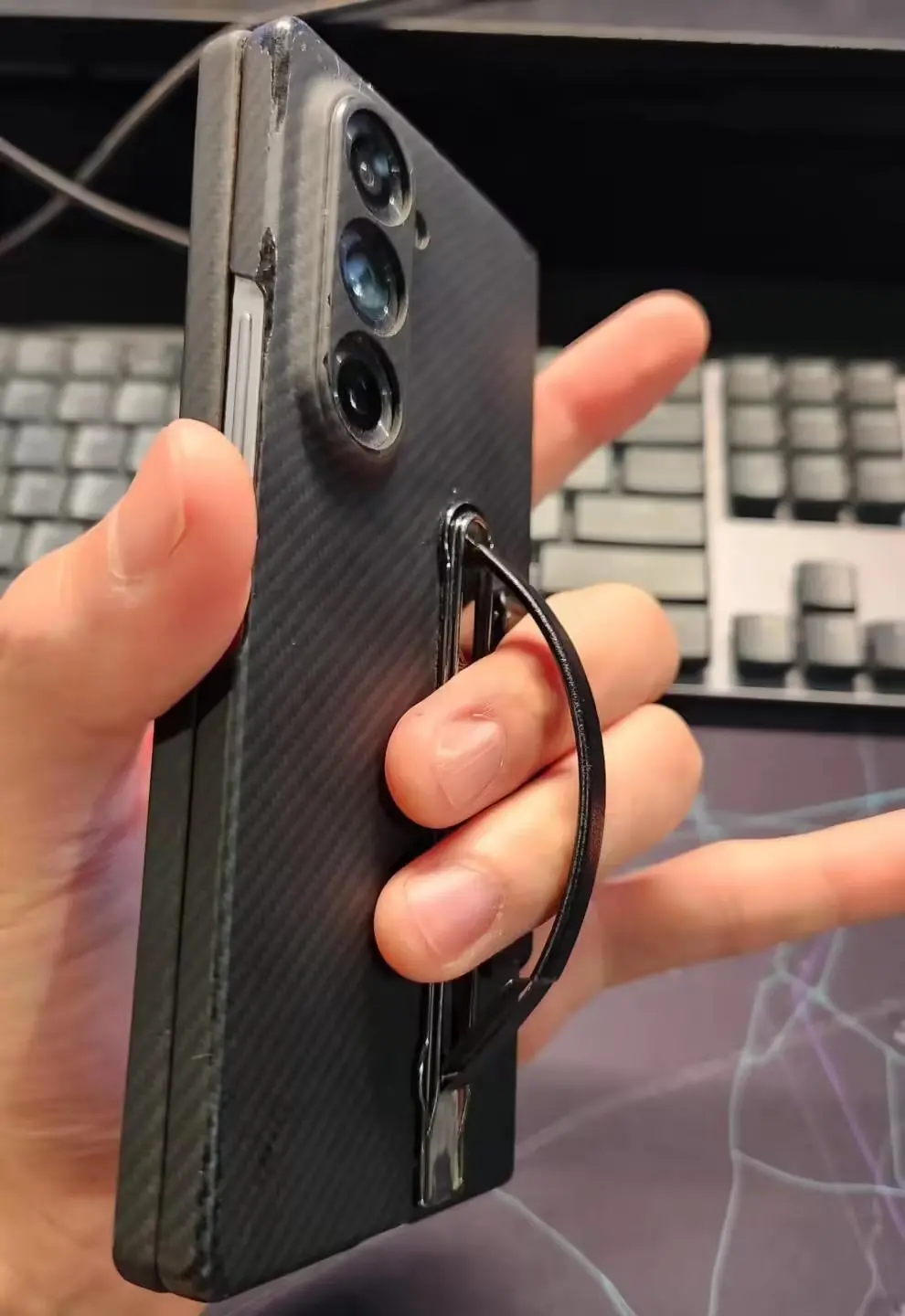 機(jī)身纖薄成雙刃劍,用戶反映三星Galaxy Z Fold7手機(jī)不好展開