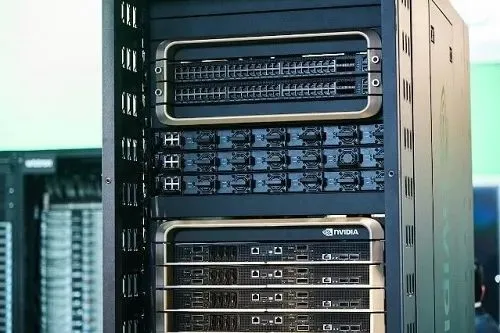 超節點迎最佳拍檔!上海獨角獸首創分布式光交換芯片,成果已獲頂會認證