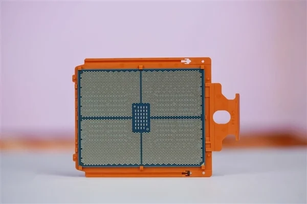 最強桌面CPU！AMD銳龍線程撕裂者9970X/9980X圖賞