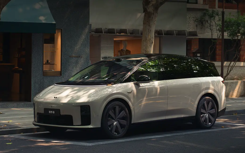 理想宣布i8取消高低配 全系一款配置售價33.98萬元