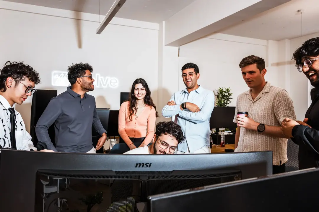 13歲小孩哥當上CEO,22歲造獨角獸!少年幫扎堆輟學,集結硅谷創業