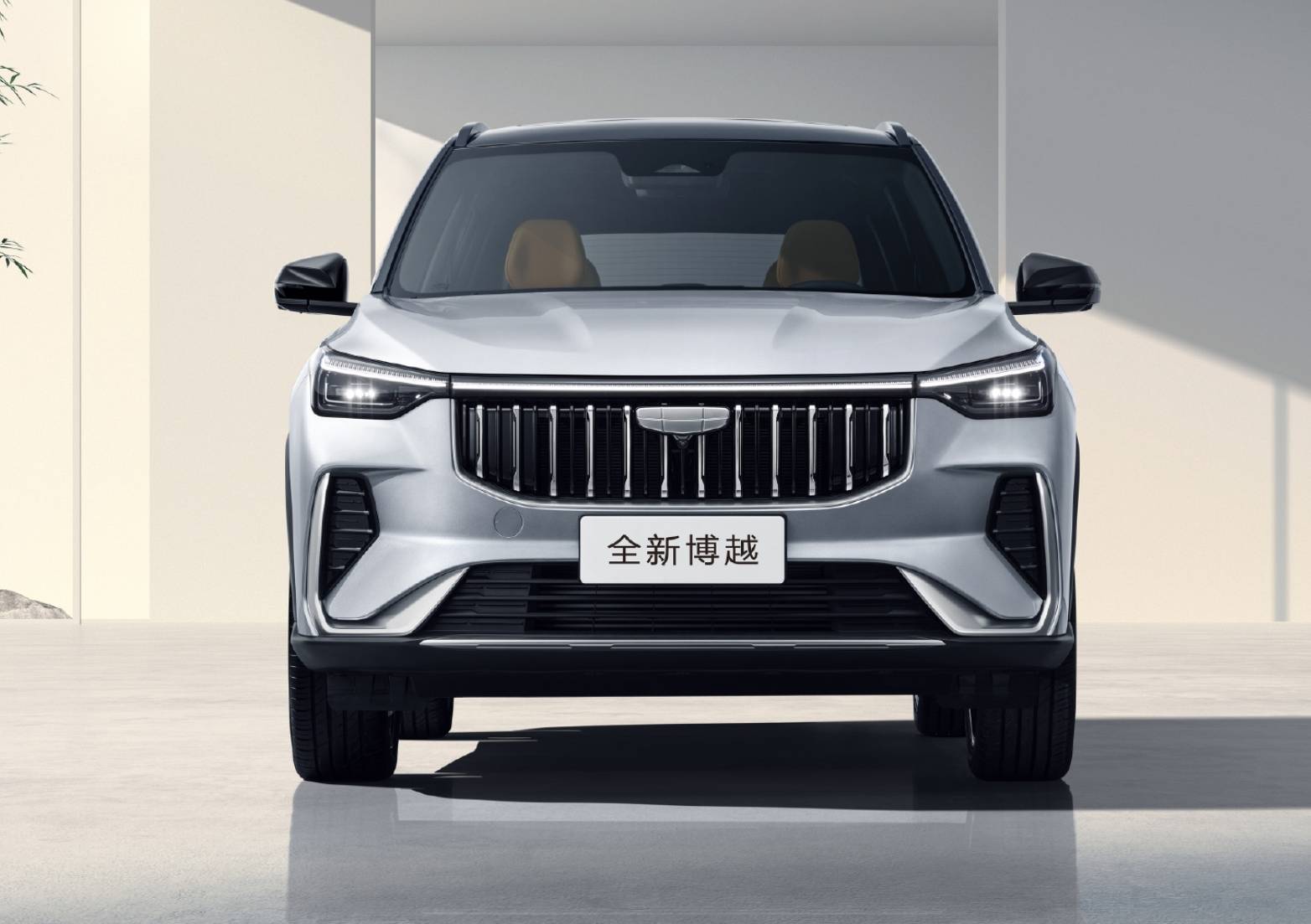 新款吉利博越預(yù)售價(jià)9.19萬(wàn)起 新款瑞虎7 PLUS配1.5T發(fā)動(dòng)機(jī) 該選誰(shuí)?