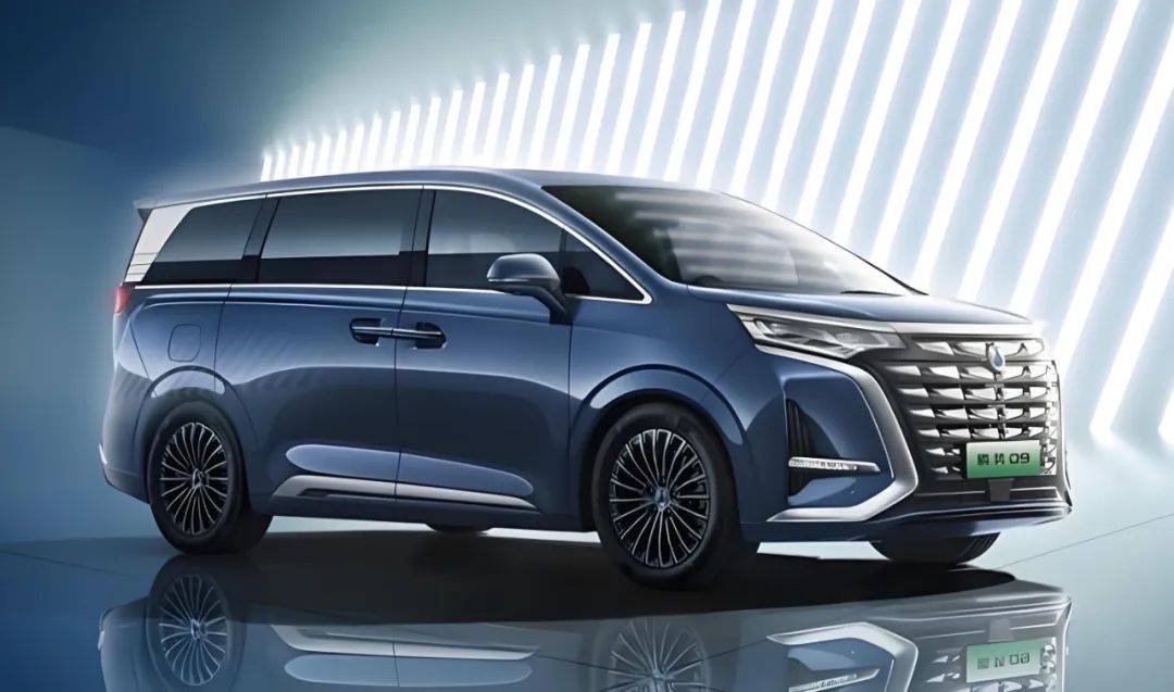 零跑又憋大招,這回是要對騰勢D9下手