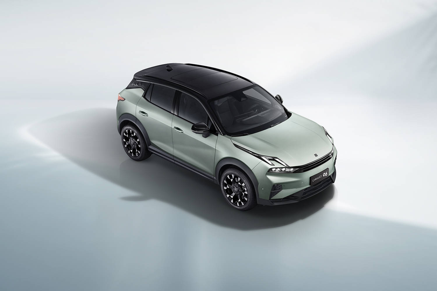 新增森珀綠/升級Flyme車機 領克06 Relive限時10.76萬起