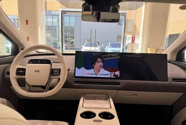 理想 樂道 問界大PK:三排座SUV為何成爆款?重磅新車即將登場!