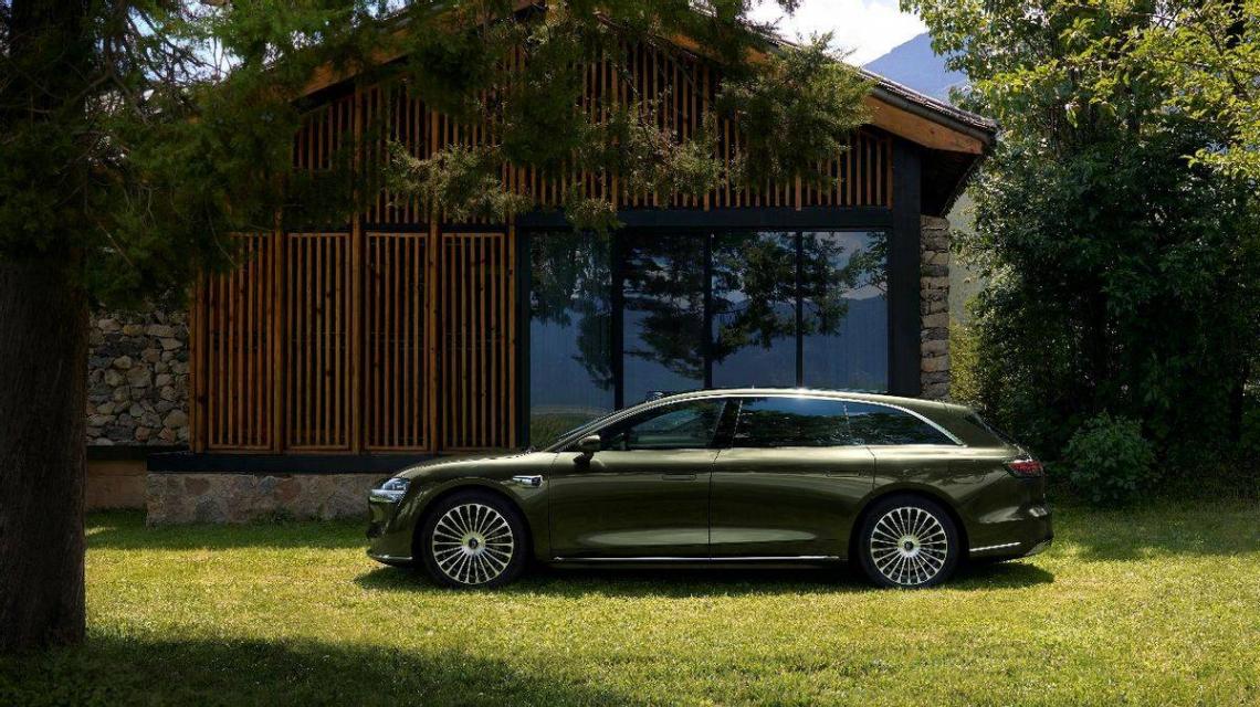 余承東曝光享界S9T大五座,空間極致挖掘媲美SUV