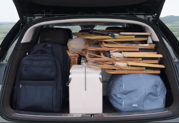 余承東曝光享界S9T大五座,空間極致挖掘媲美SUV