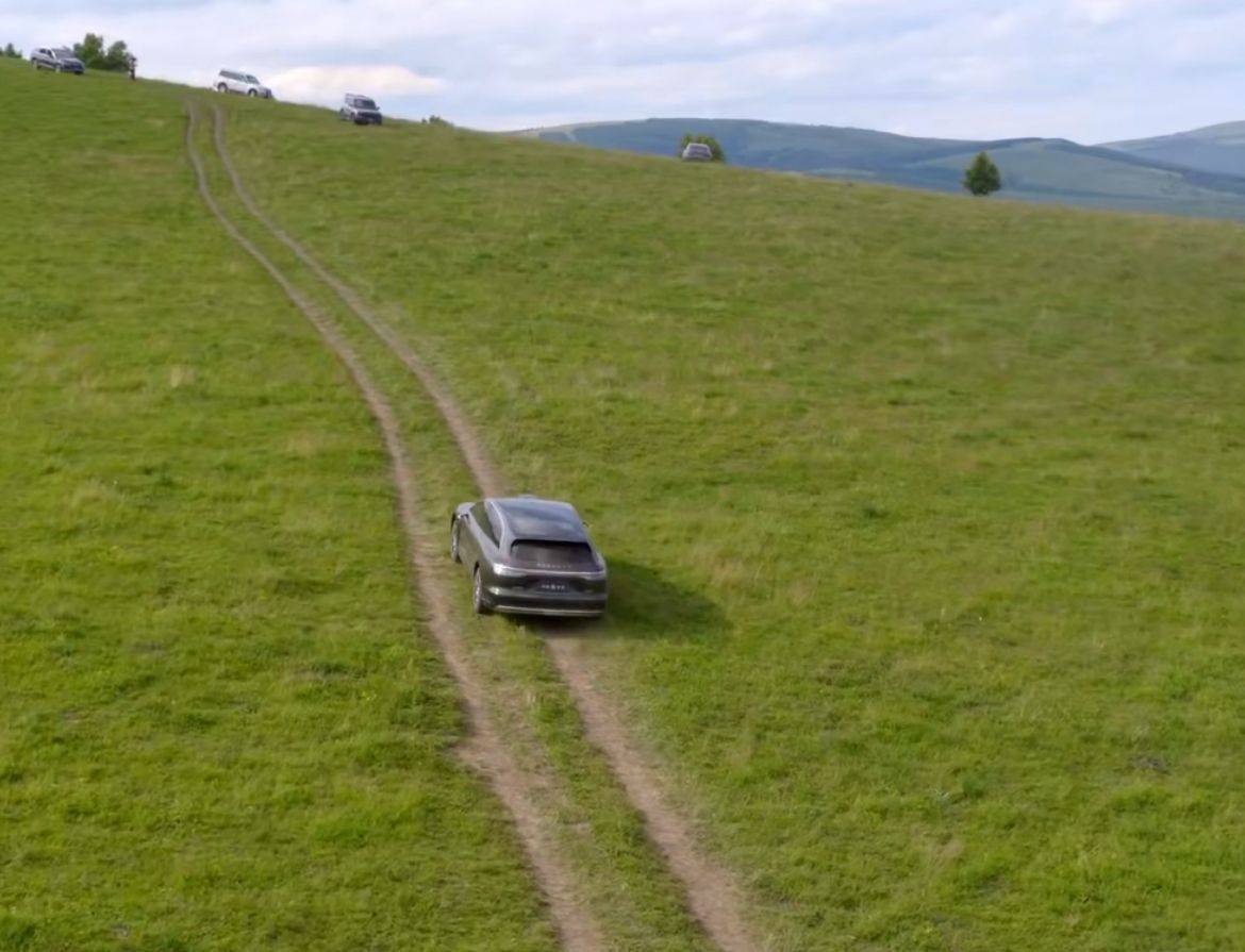 余承東曝光享界S9T大五座,空間極致挖掘媲美SUV