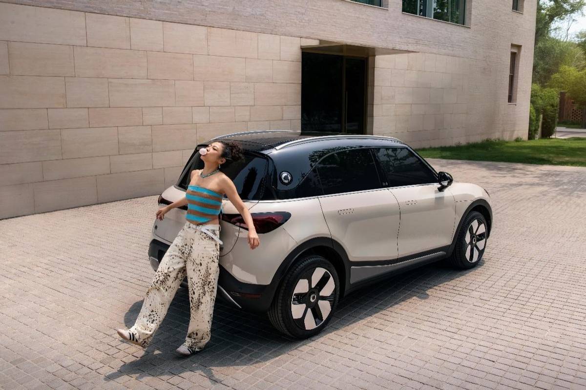 米奇限定藝術車三里屯再亮相,smart邀你開啟夢幻酷夏之旅