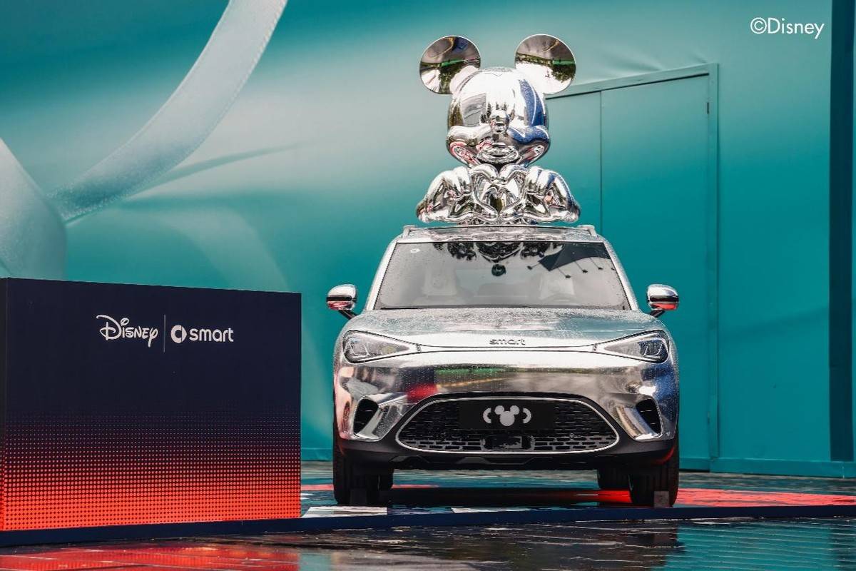 米奇限定藝術車三里屯再亮相,smart邀你開啟夢幻酷夏之旅