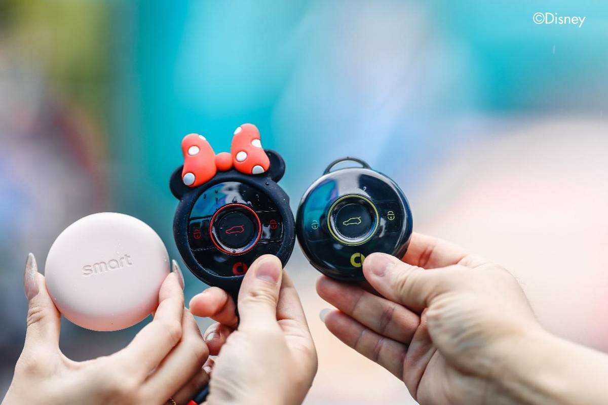 米奇限定藝術車三里屯再亮相,smart邀你開啟夢幻酷夏之旅