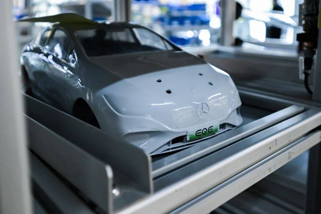 奔馳的標(biāo)準(zhǔn):以感知,定調(diào)豪華