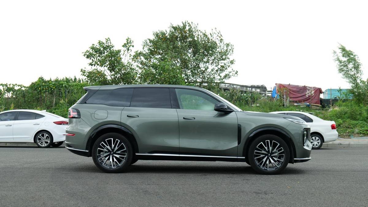 新秀挑戰(zhàn)老將,長(zhǎng)安啟源Q07對(duì)比宋PLUS DM-i,買新買舊?