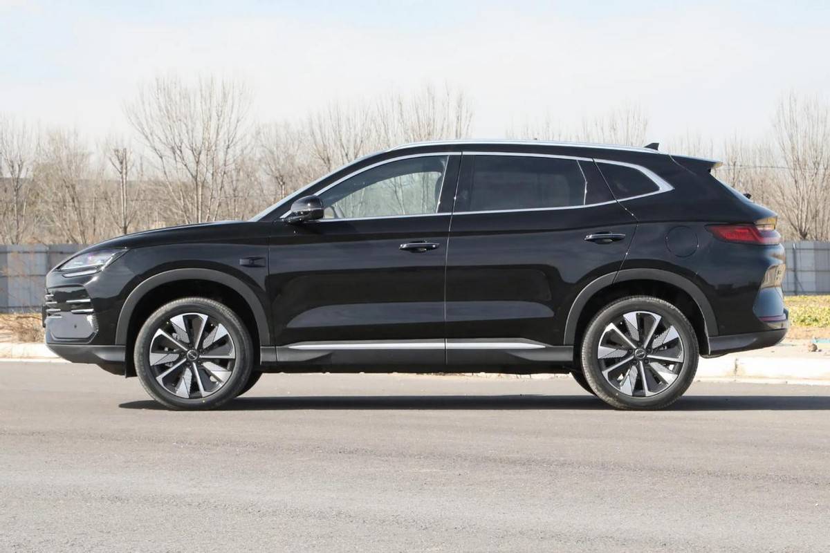 新秀挑戰(zhàn)老將,長(zhǎng)安啟源Q07對(duì)比宋PLUS DM-i,買新買舊?