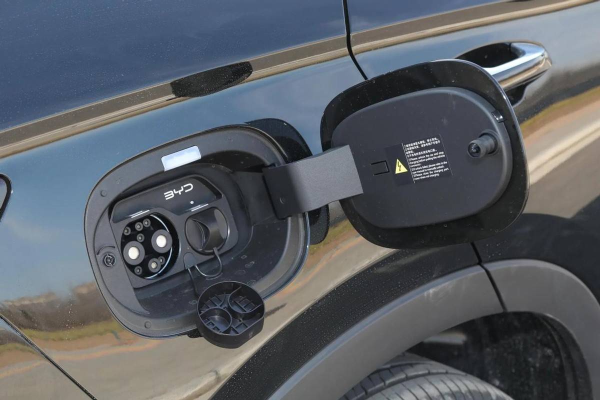 新秀挑戰(zhàn)老將,長(zhǎng)安啟源Q07對(duì)比宋PLUS DM-i,買新買舊?