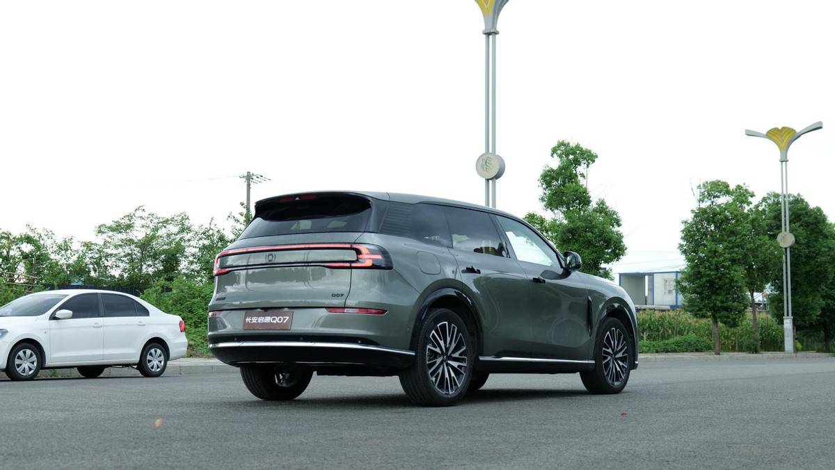 新秀挑戰(zhàn)老將,長(zhǎng)安啟源Q07對(duì)比宋PLUS DM-i,買新買舊?