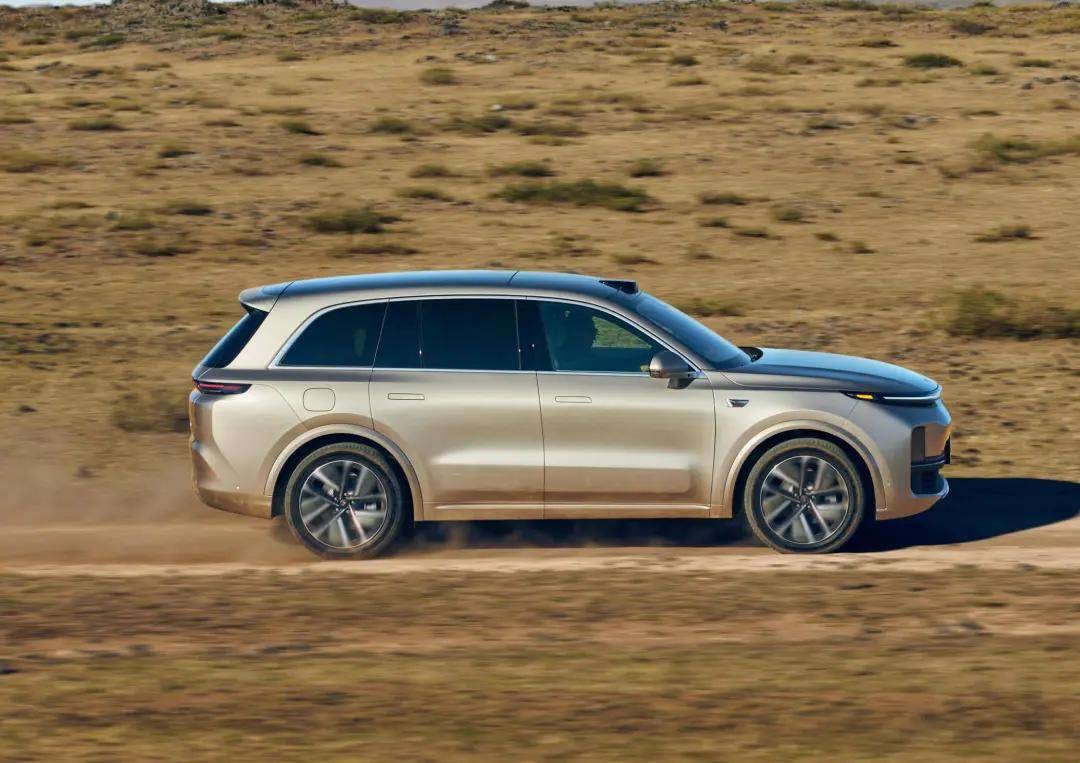 理想車主并非普遍素質差,不管哪個品牌,總有小部分素質差的車主