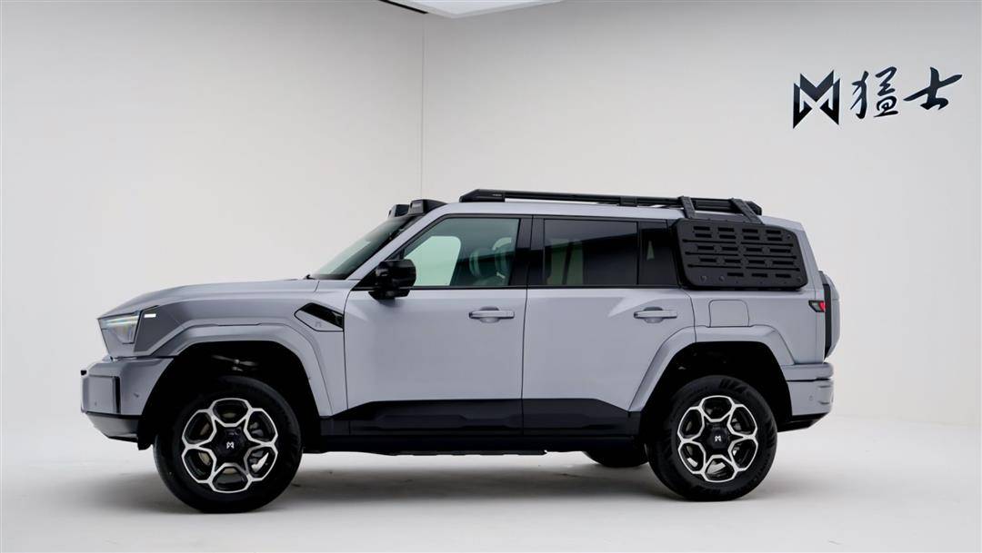當硬派SUV遇到全棧華為滿配,猛士M817售31.99萬元起
