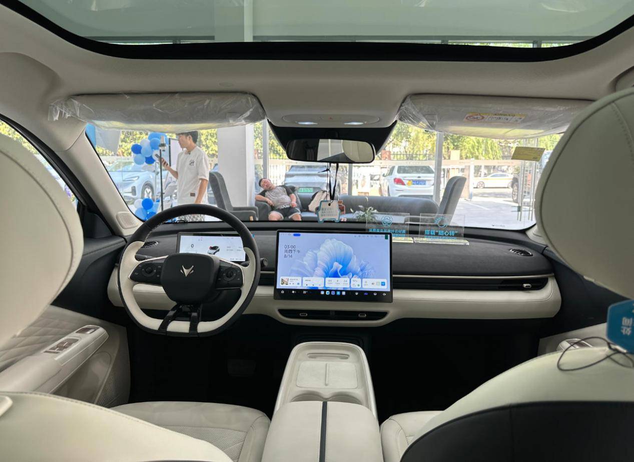 極狐T1,8萬級小車?2.77米軸距,低溫注塑內飾