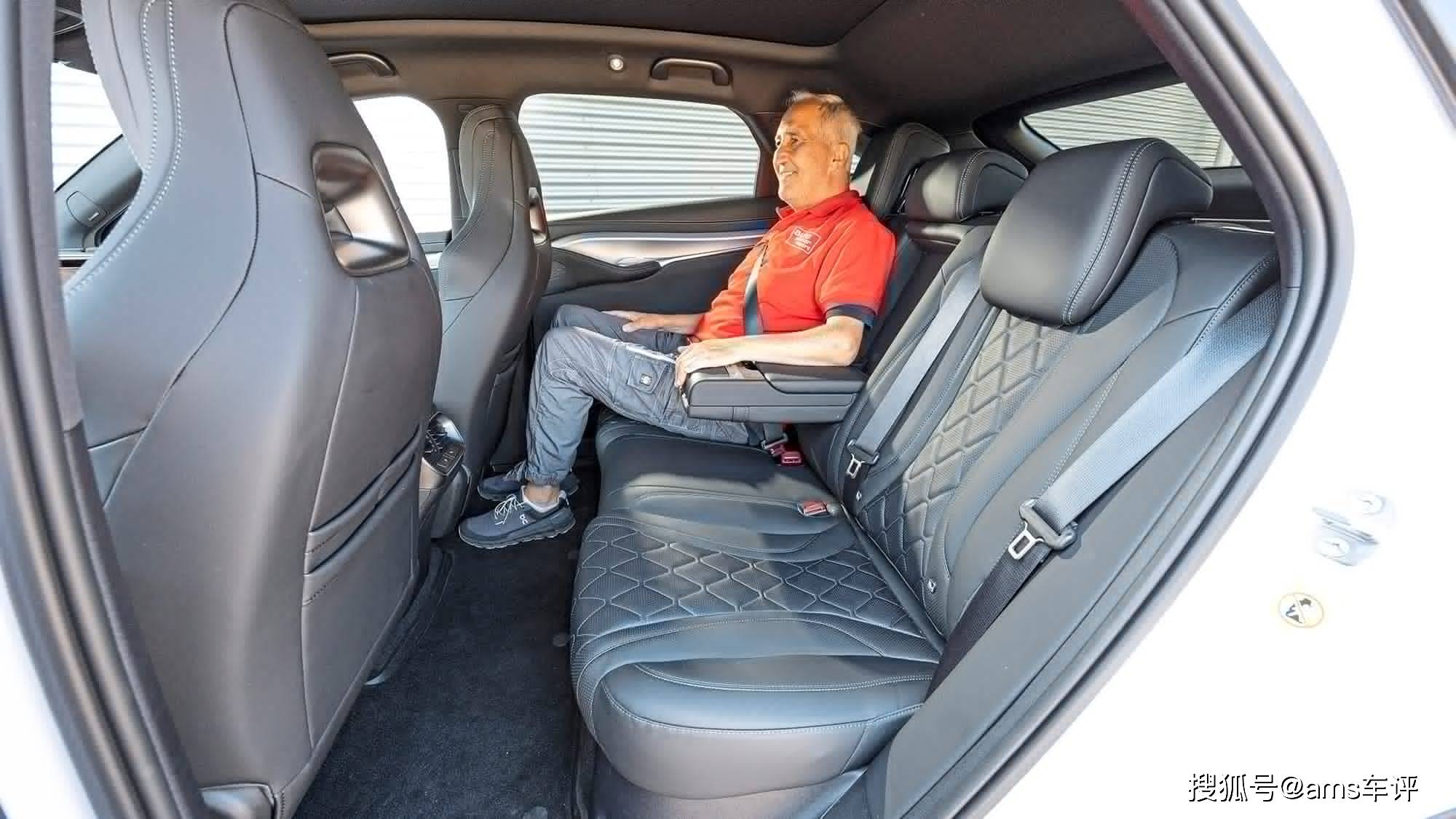 動力強勁,駕駛體驗如何?比亞迪海獅07在德國的真實表現