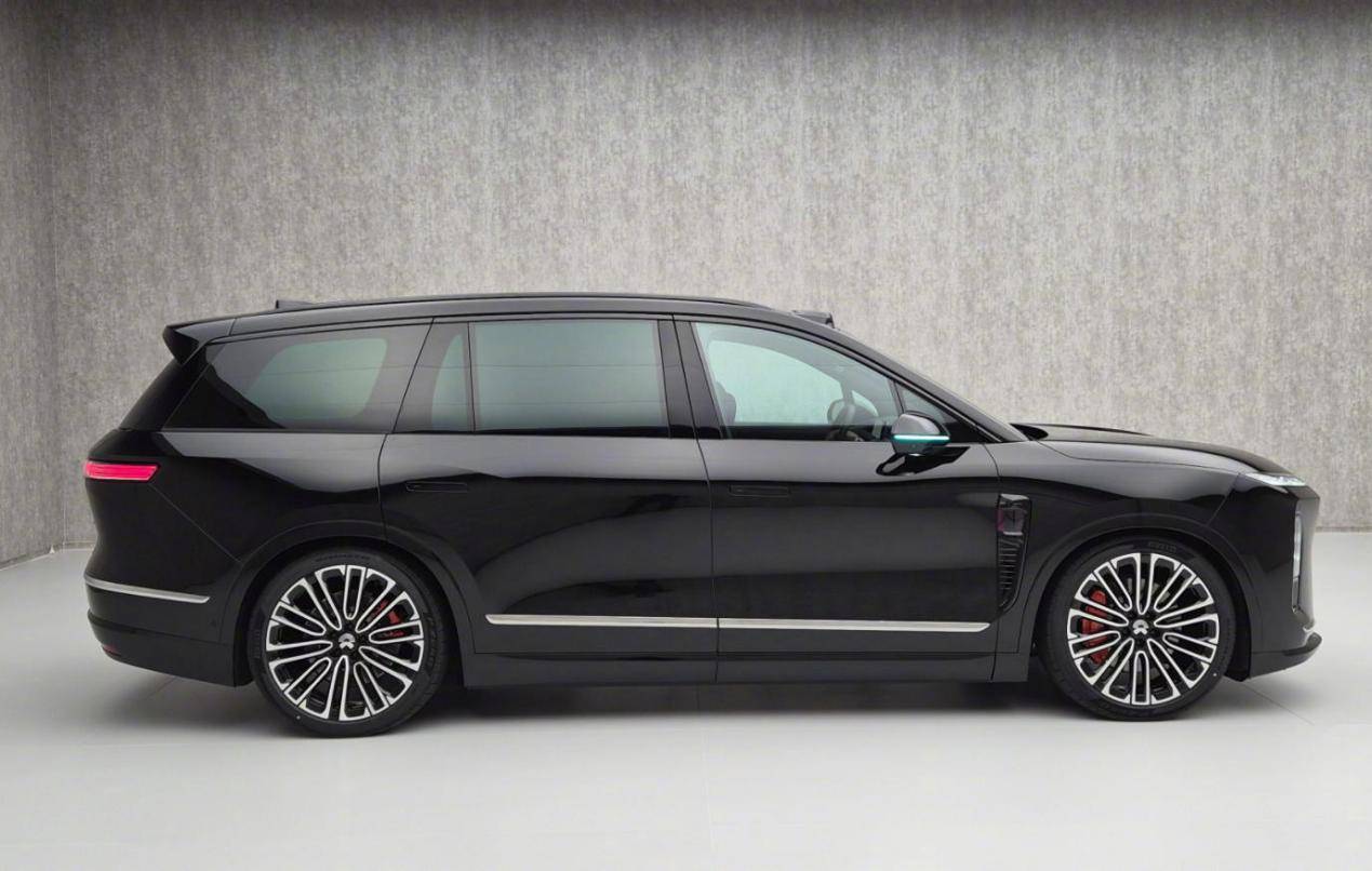 第三代蔚來(lái)ES8,中大型變大型SUV,后備箱容積多3.8倍