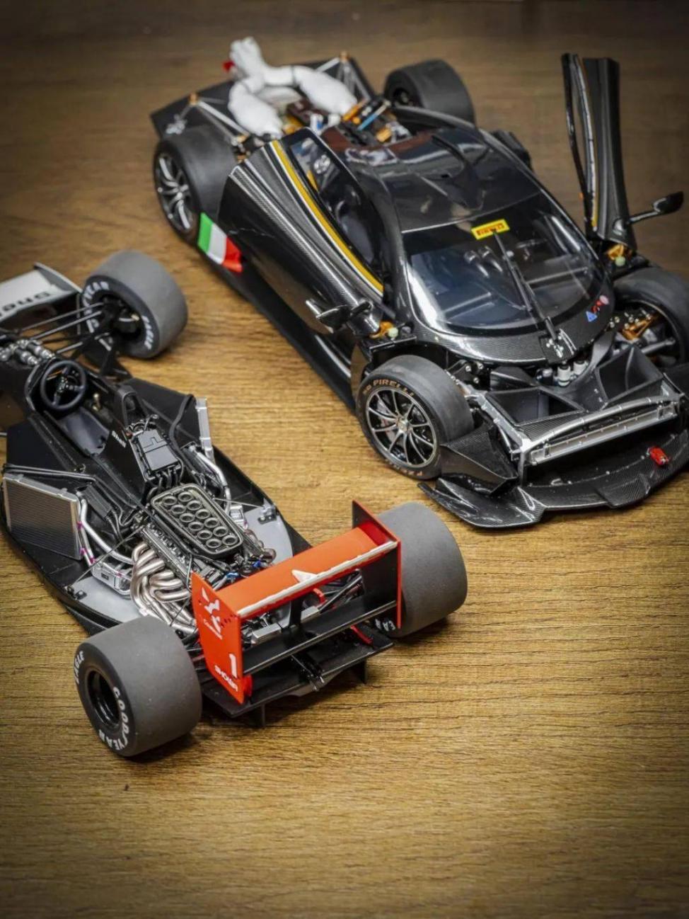 帕加尼Huayra R搭載與梅賽德斯-AMG子公司HWA AG聯合開發的6.0升V12自然吸氣發動機(代號Pagani V12-R),重量僅198公斤,為同排量最輕發動機之一