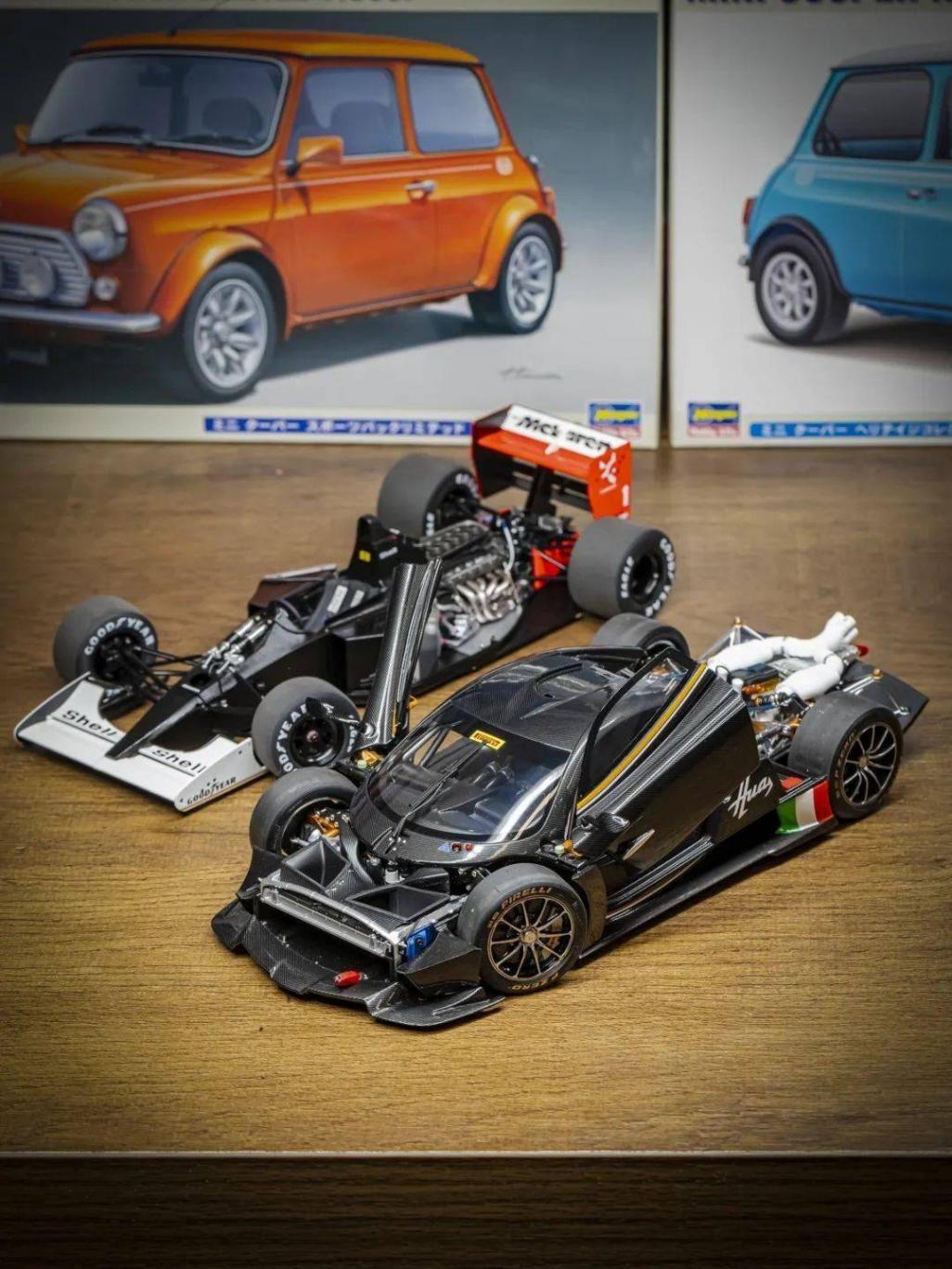 帕加尼Huayra R搭載與梅賽德斯-AMG子公司HWA AG聯合開發的6.0升V12自然吸氣發動機(代號Pagani V12-R),重量僅198公斤,為同排量最輕發動機之一