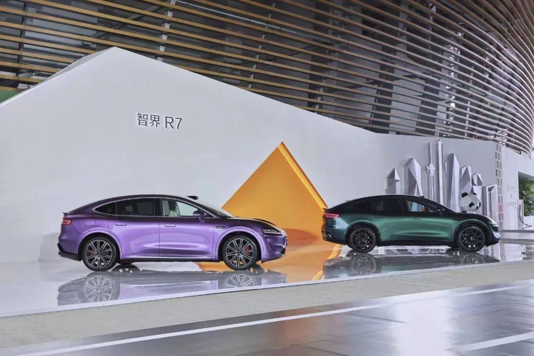 鴻蒙智行最多車(chē)型發(fā)布會(huì)!問(wèn)界&智界三款新車(chē),尚界H5預(yù)售 16.98 萬(wàn)元起