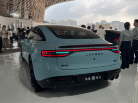 問(wèn)界M8 EV 智界R7、S7齊上市 鴻蒙智行發(fā)布多款新品