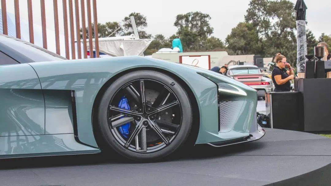 Lexus正在醞釀一臺(tái)全新超跑,它的代號(hào)已經(jīng)逐漸清晰,那就是LFR