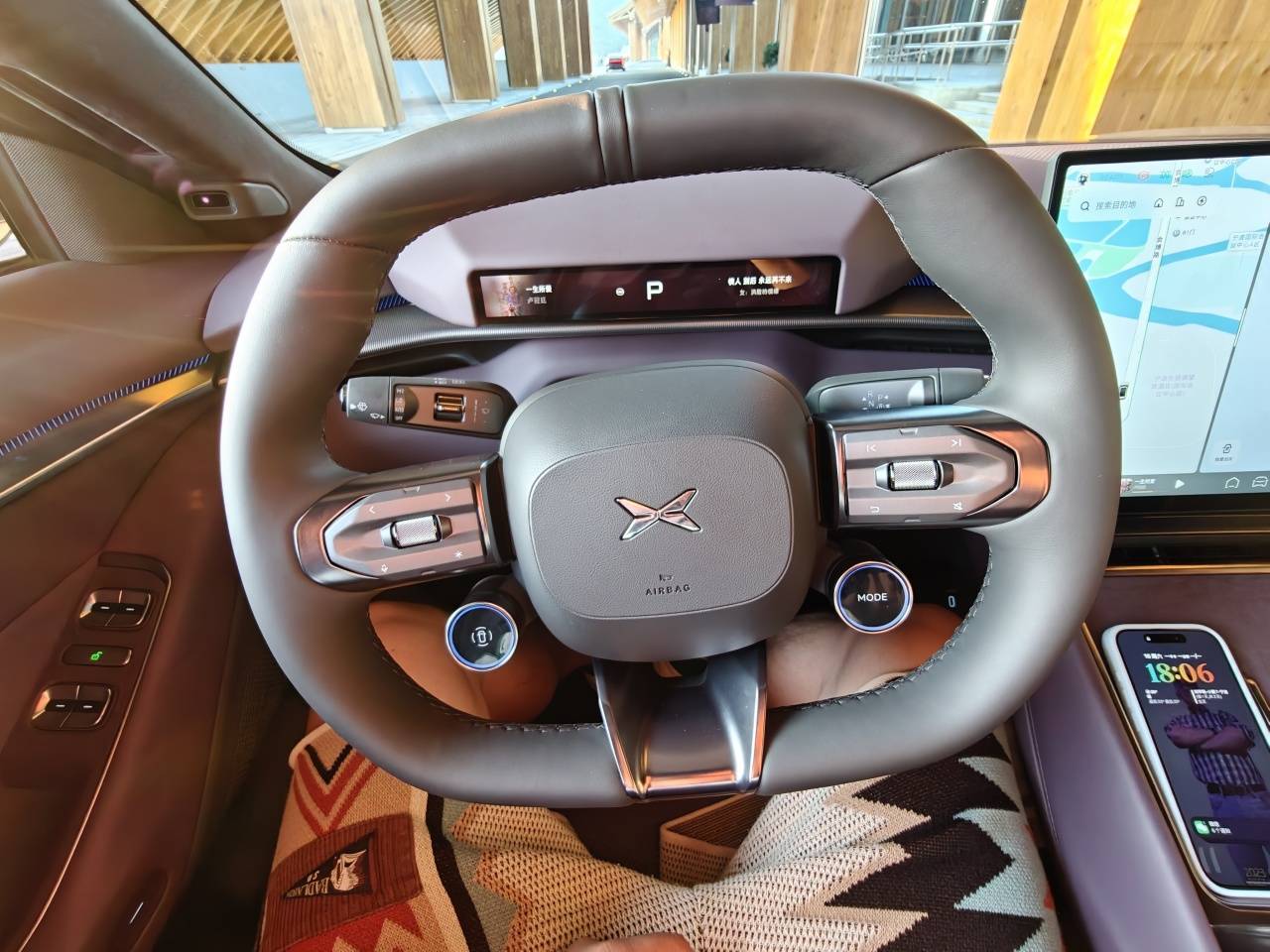 全新小鵬P7后驅(qū)版試駕分享:底盤質(zhì)感超越5系,操控感拿捏到位