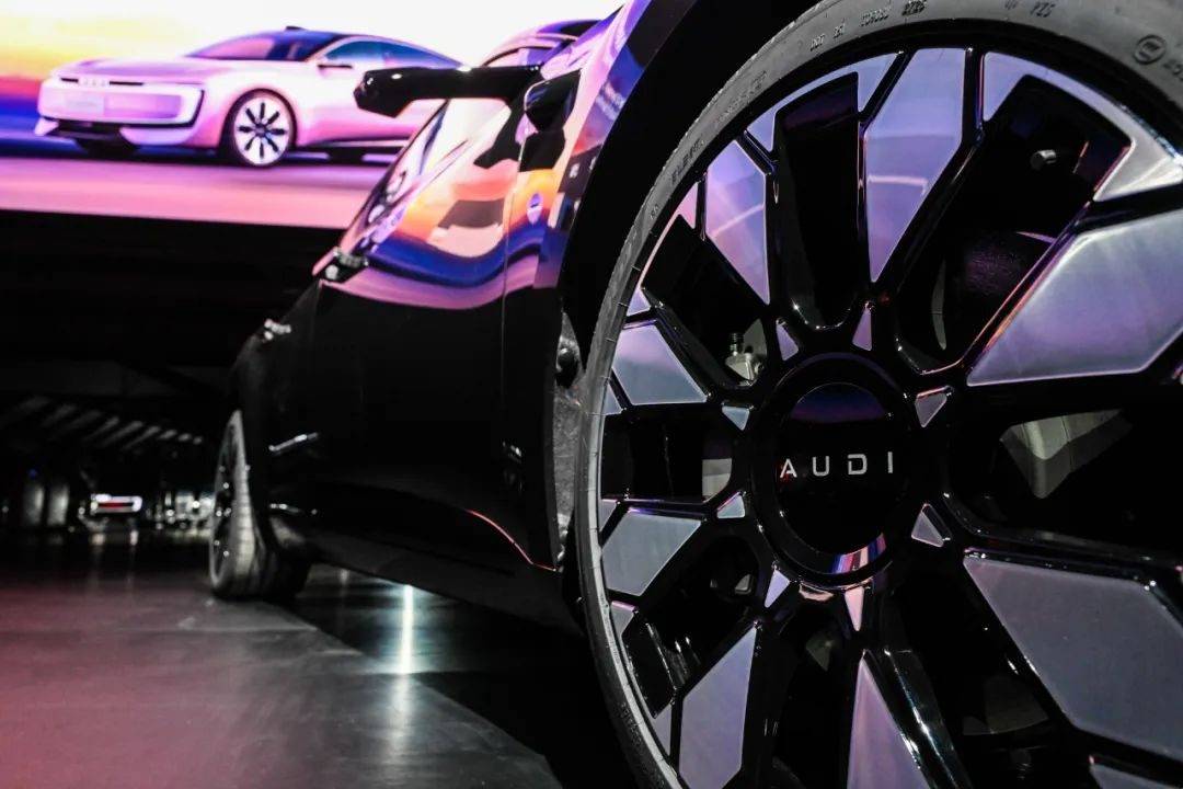 從四環到字母標,上汽奧迪雙品牌戰略隱藏著豪華電動化的破局關鍵