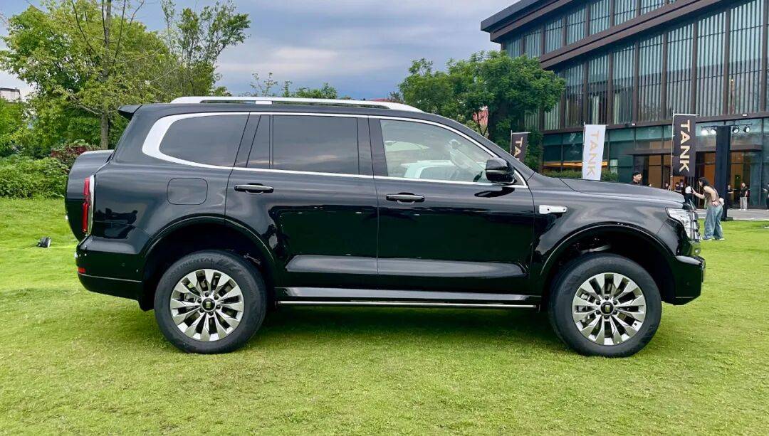 33.5萬元起,全新坦克500上市:硬派車還能這樣玩?