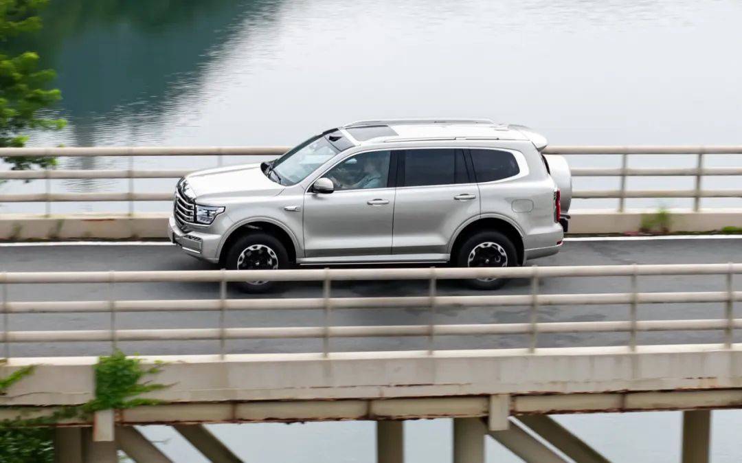 33.5萬元起,全新坦克500上市:硬派車還能這樣玩?