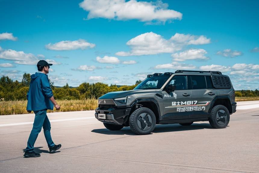 撒野不將就,通勤不憋屈!猛士M817一車駕馭城野