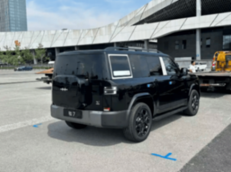 方程豹鈦 7 實車曝光!看到預售價,網友直呼穩了