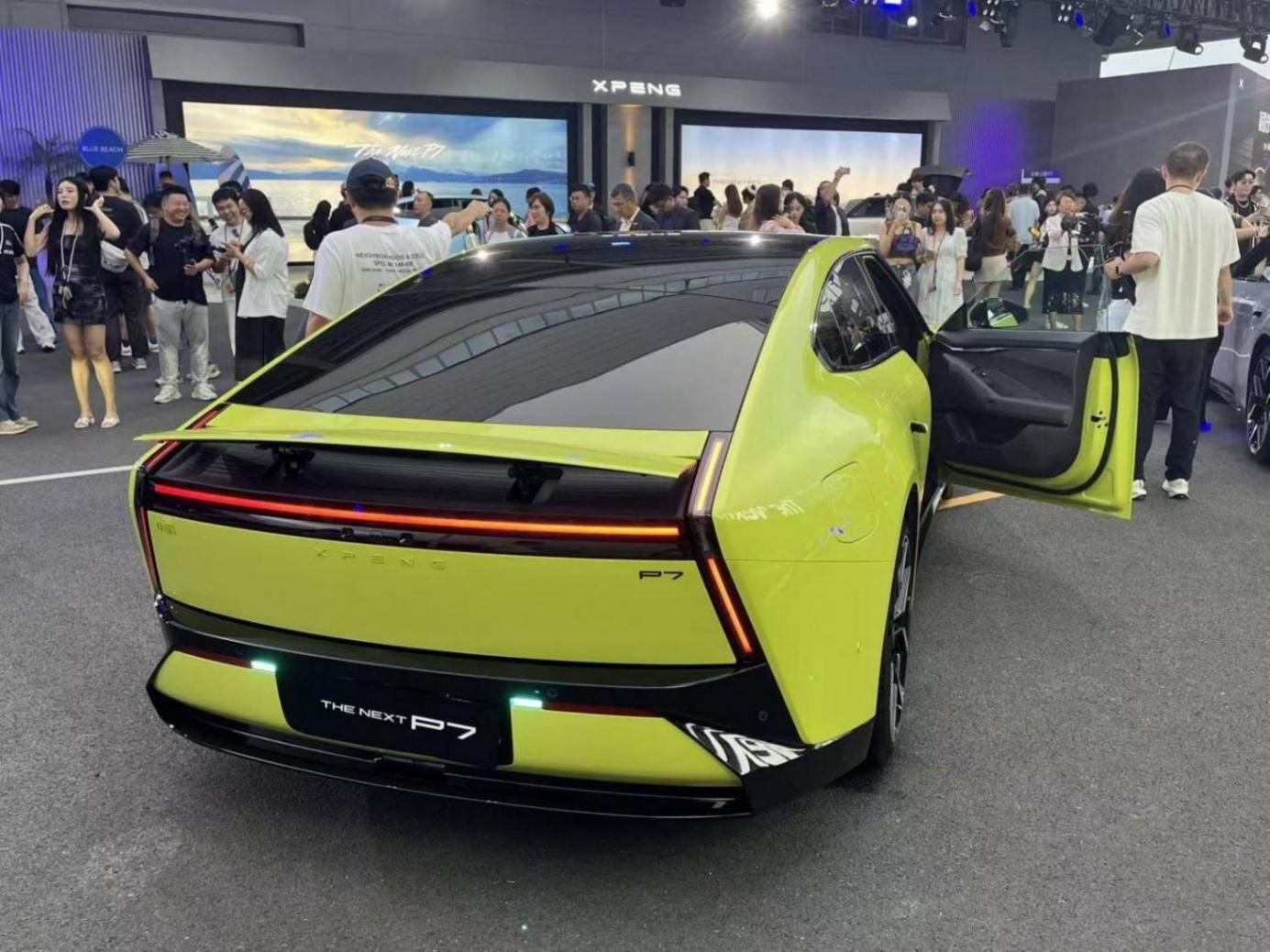 21.98萬起買百萬級科技?全新小鵬P7上市,賽道超越小米SU7 Max!