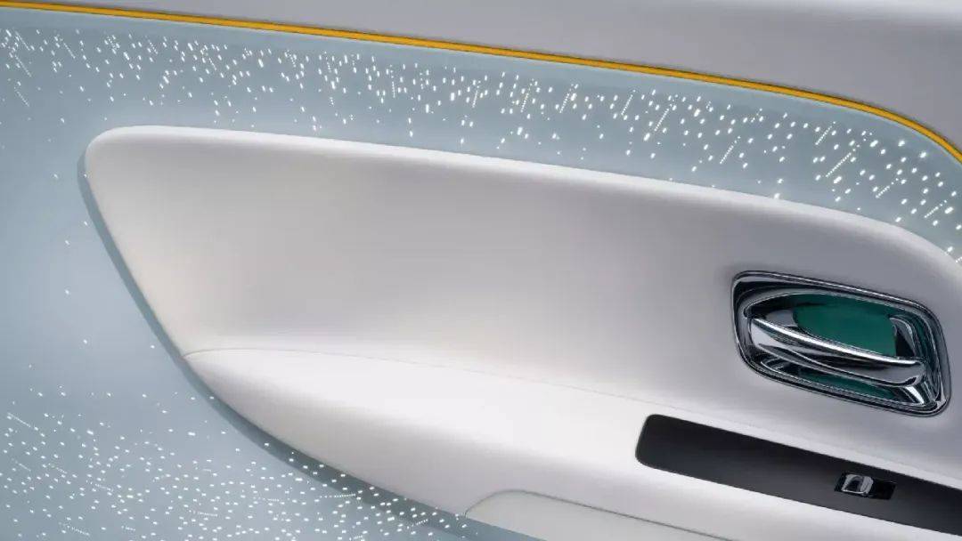 勞斯萊斯推出“春日靈感”特別版閃靈,櫻花主題奢華之選