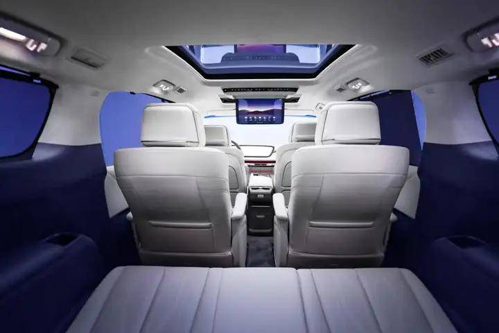 全新GL8陸尊:24小時訂單破萬,MPV王者如何征服新能源時代?